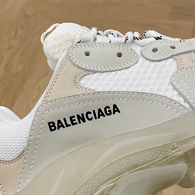 BALENCIAGA MEN'S TRIPLE S SNEAKER CLEAR SOLE - BB201