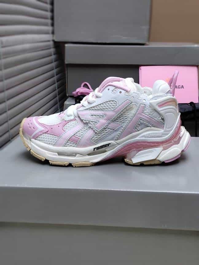 BALENCIAGA MEN'S RUNNER SNEAKER - BB177