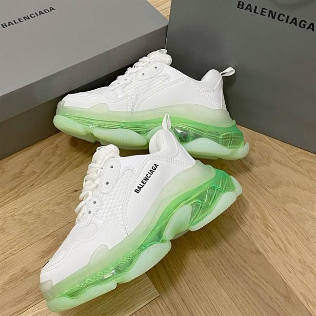 BALENCIAGA MEN'S TRIPLE S SNEAKER CLEAR SOLE - BB190
