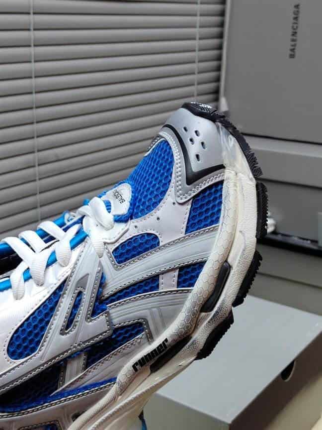 BALENCIAGA MEN'S RUNNER SNEAKER - BB176