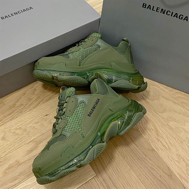 BALENCIAGA MEN'S TRIPLE S SNEAKER CLEAR SOLE - BB188
