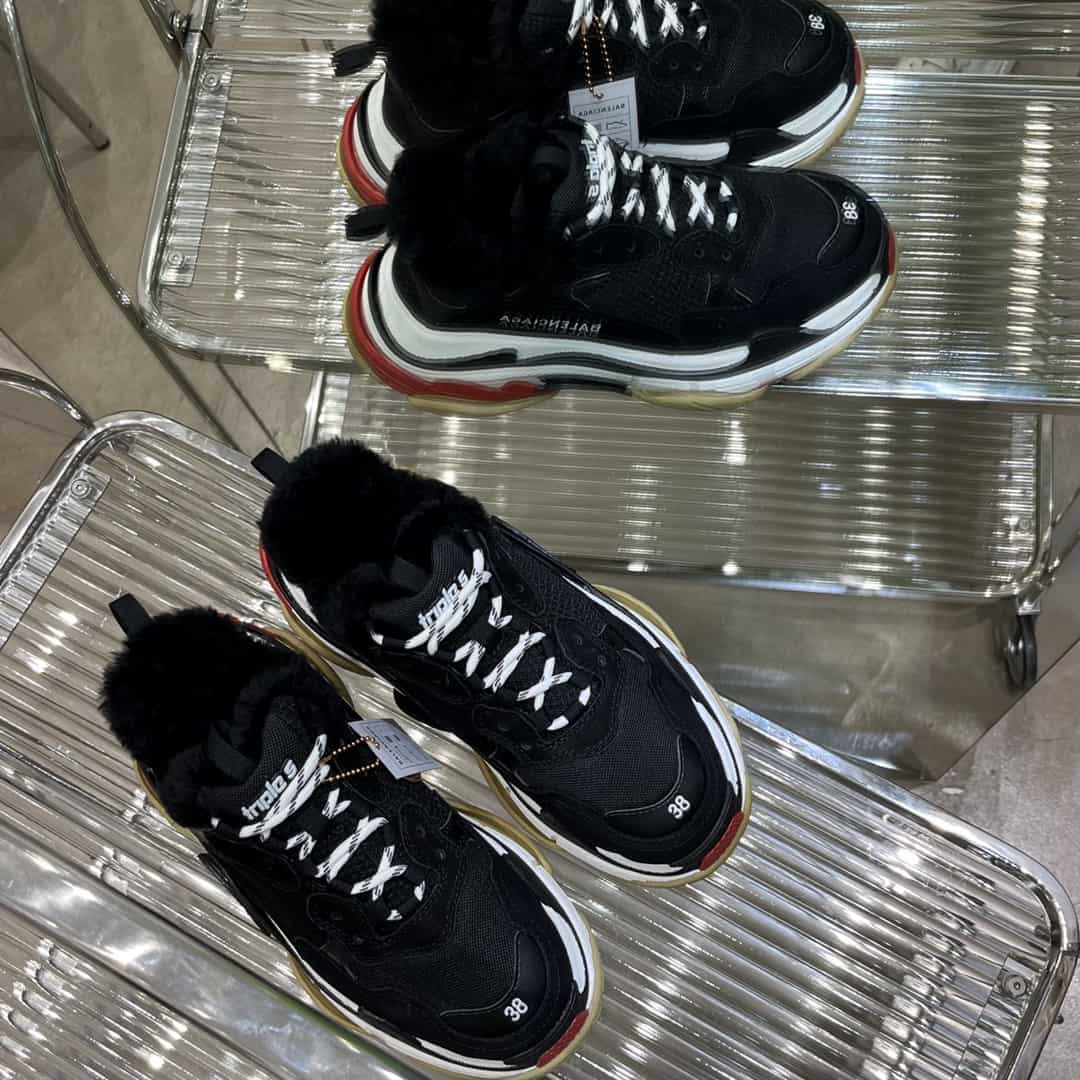 BALENCIAGA TRIPLE S SNEAKER - BB202