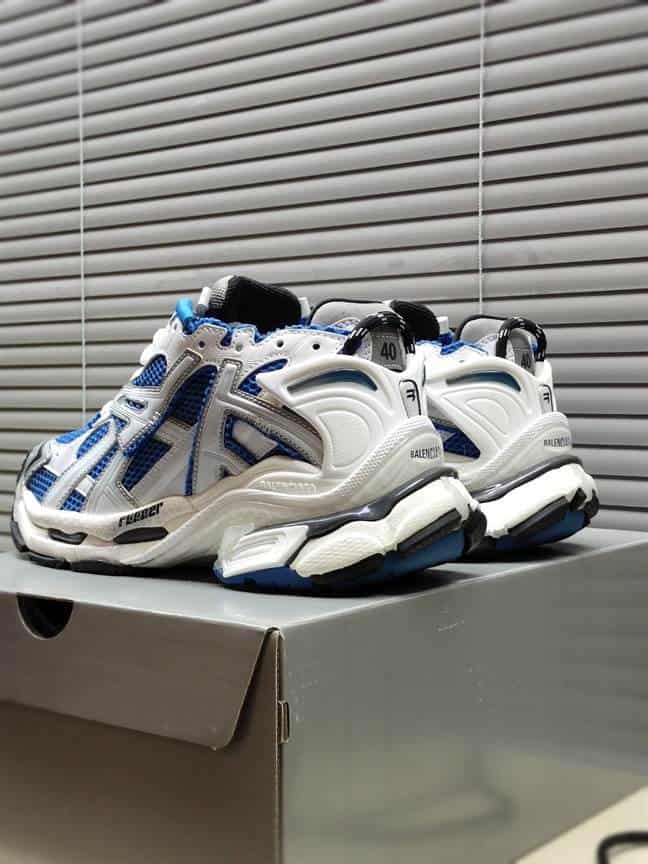 BALENCIAGA MEN'S RUNNER SNEAKER - BB176