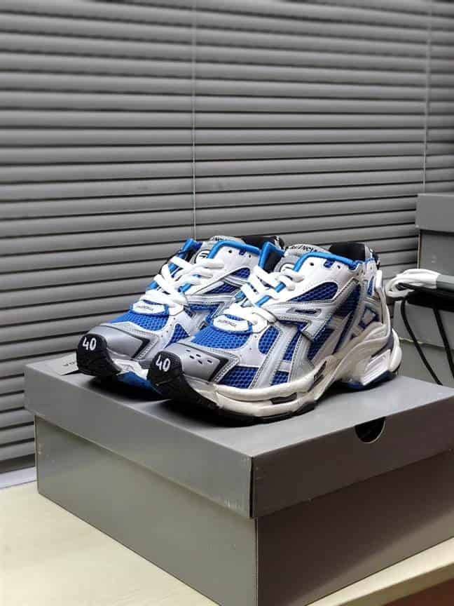 BALENCIAGA MEN'S RUNNER SNEAKER - BB176