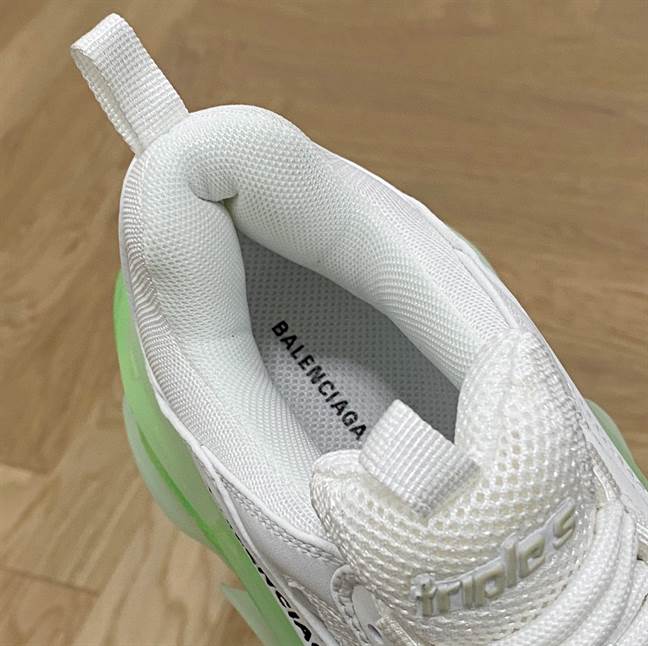 BALENCIAGA MEN'S TRIPLE S SNEAKER CLEAR SOLE - BB190