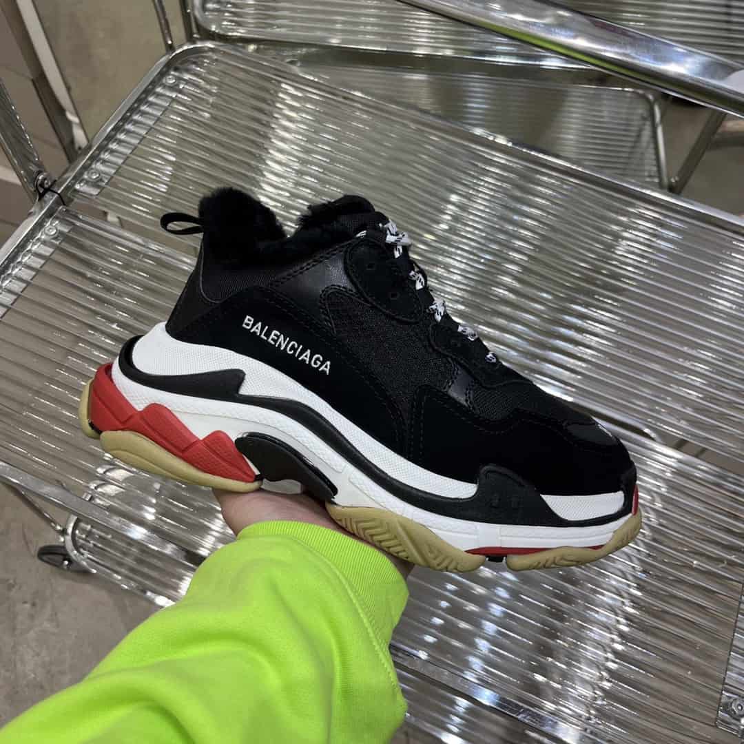 BALENCIAGA TRIPLE S SNEAKER - BB202