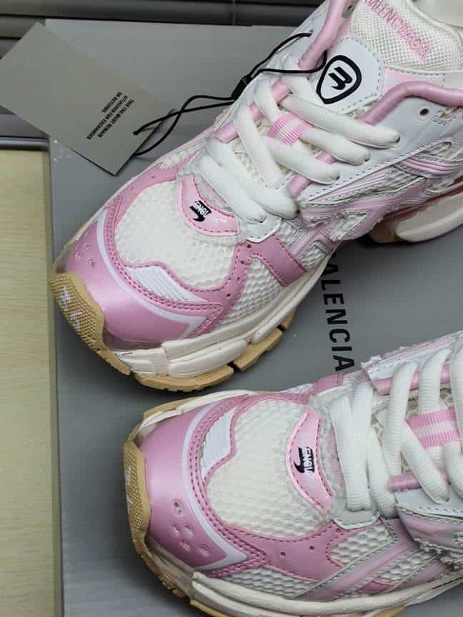 BALENCIAGA MEN'S RUNNER SNEAKER - BB177