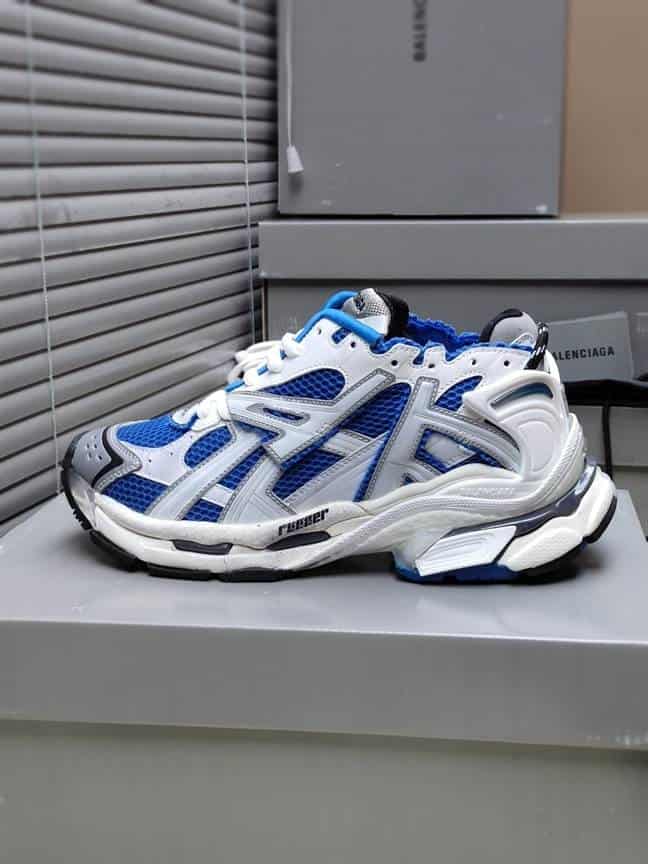 BALENCIAGA MEN'S RUNNER SNEAKER - BB176