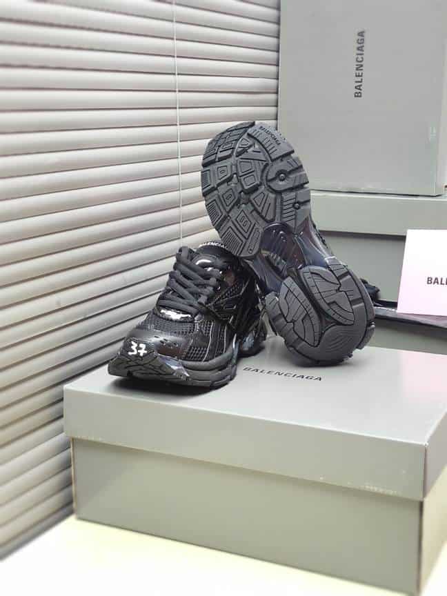 BALENCIAGA MEN'S RUNNER SNEAKER - BB178