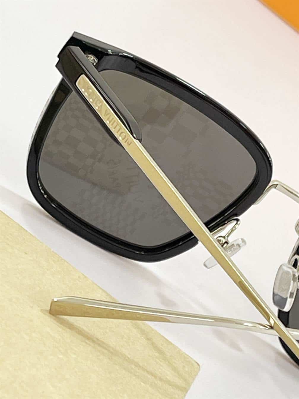 LV SUNGLASSES - GLVT21