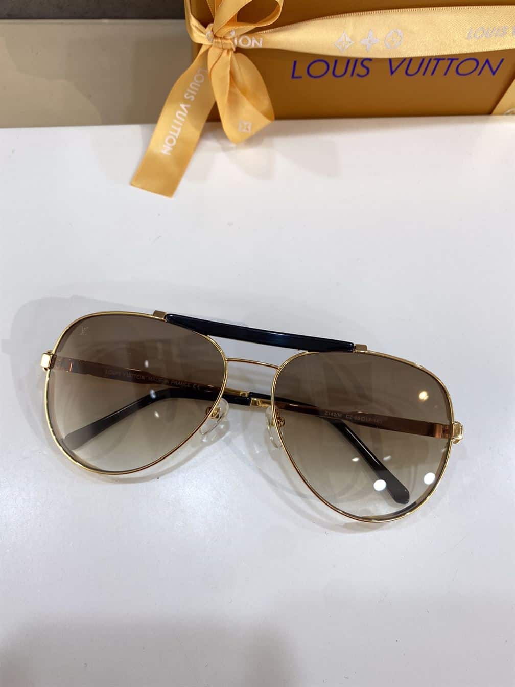 LV SUNGLASSES - GLVT28