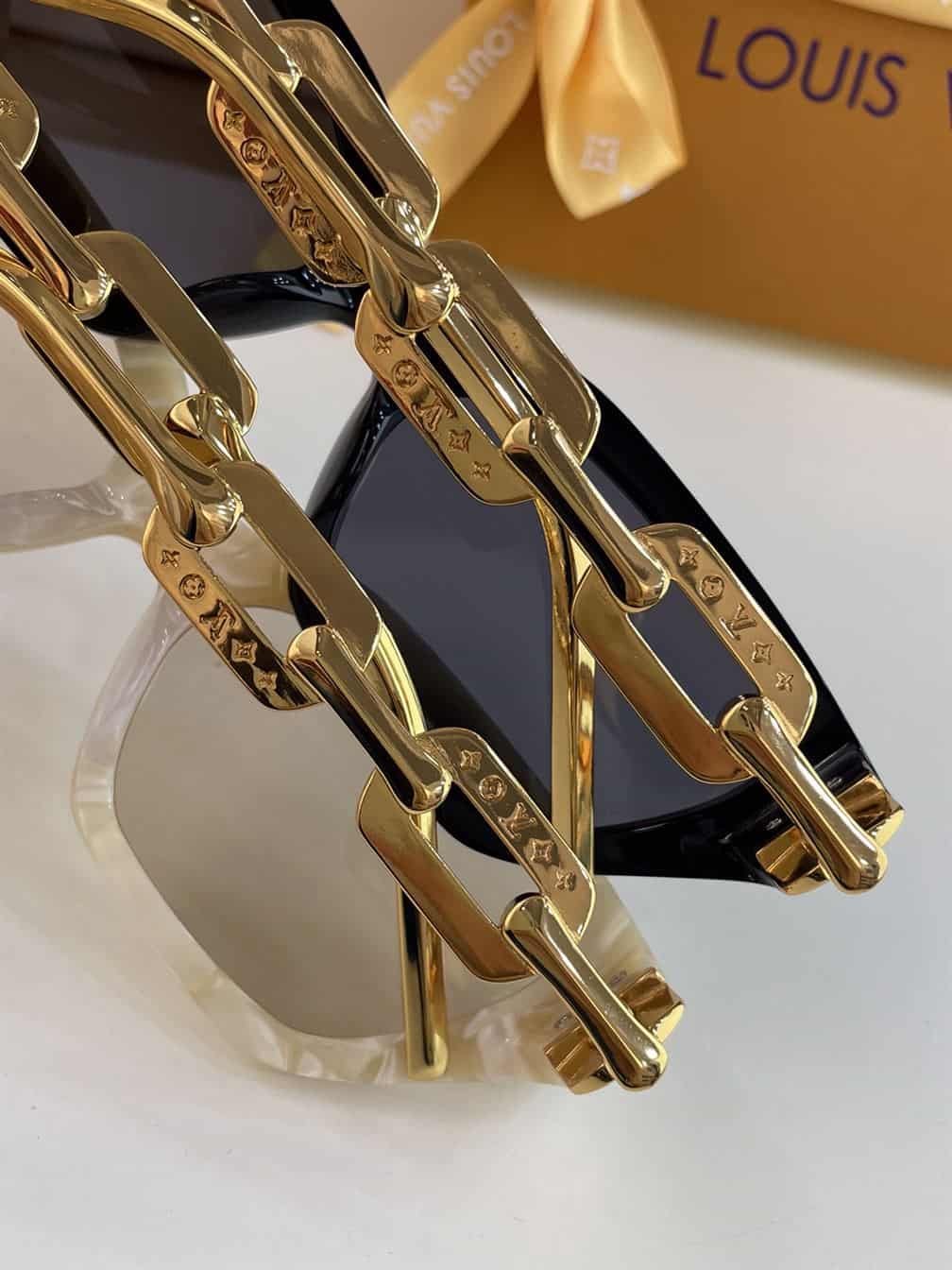 LV SUNGLASSES - GLVT26