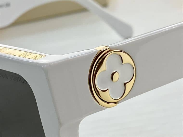 LV SUNGLASSES - GLVT02