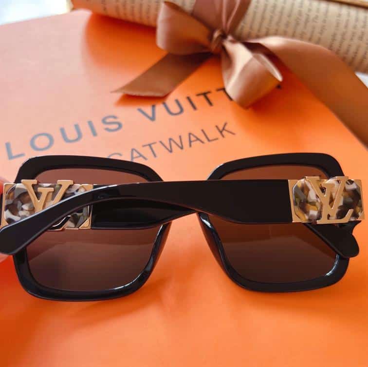 LV SUNGLASSES - GLVT10