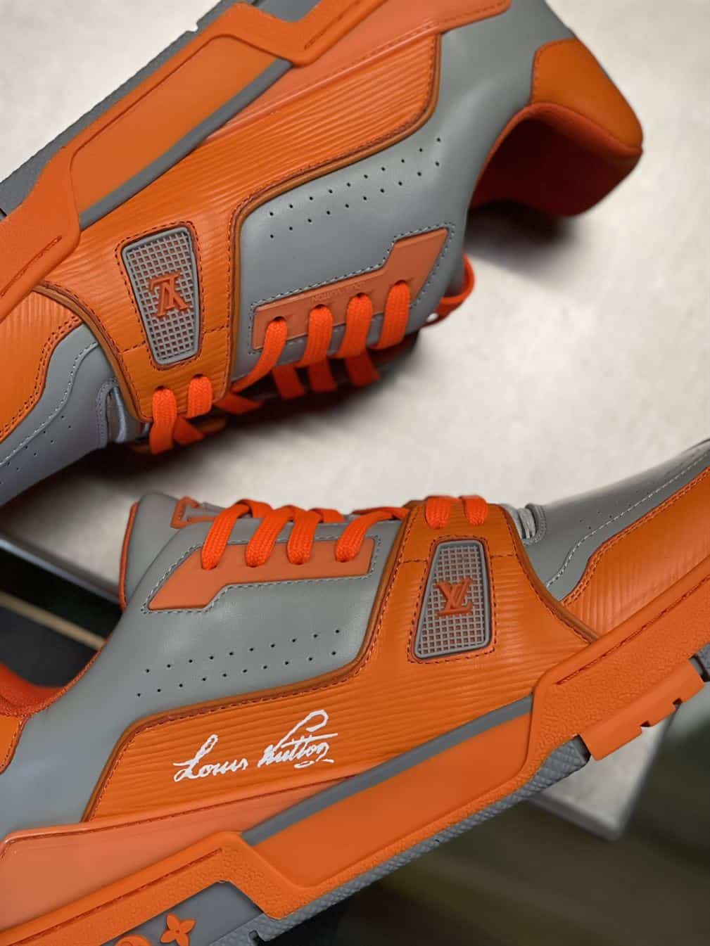 LOUIS VUITTON TRAINER SNEAKER - LSVT289