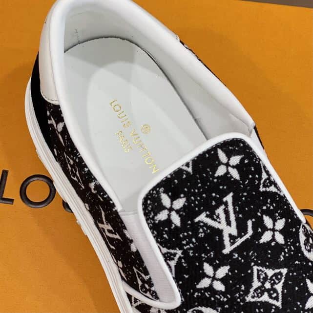 LOUIS VUITTON TRAINER SNEAKER - LSVT291