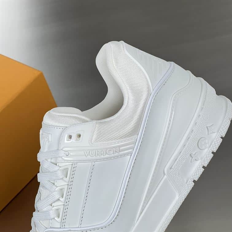 LOUIS VUITTON SNEAKER - LSVT305