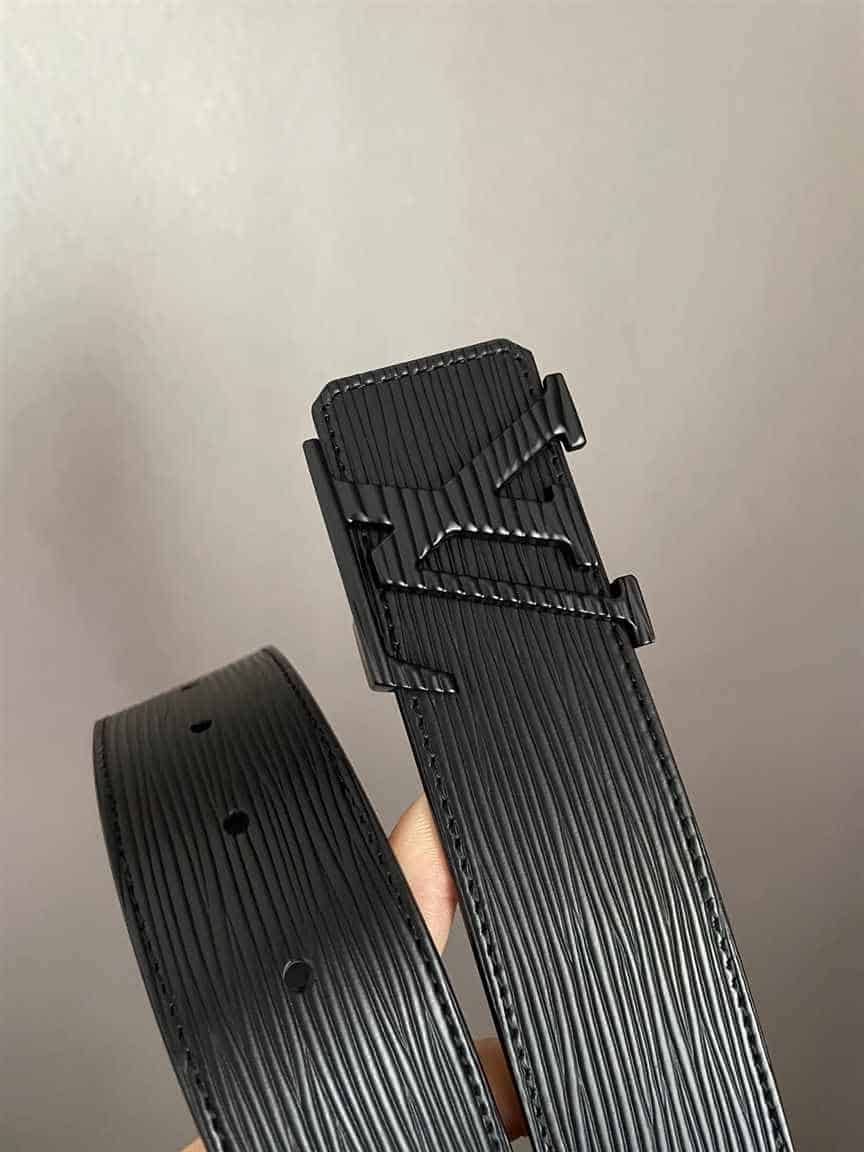 LOUIS VUITTON INITIALES 40MM BELT - B160