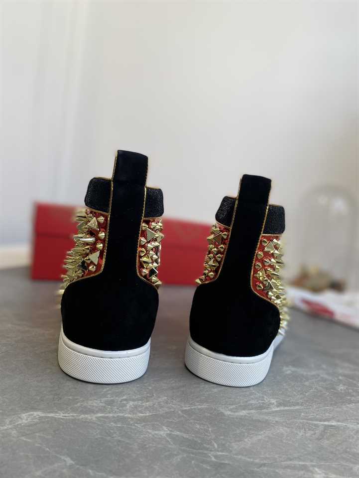CHRISTIAN LOUBOUTIN HIGH TOP SNEAKER - CL152