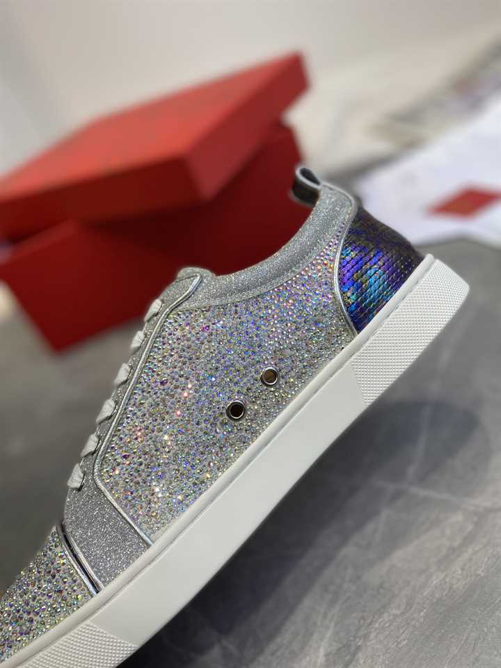 CHRISTIAN LOUBOUTIN LOW TOP SNEAKER - CL155