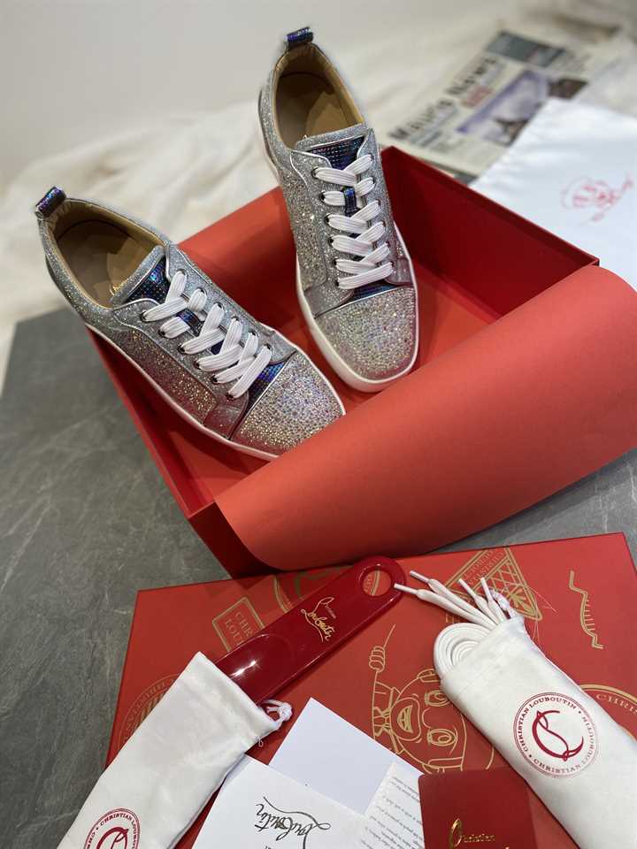 CHRISTIAN LOUBOUTIN LOW TOP SNEAKER - CL155
