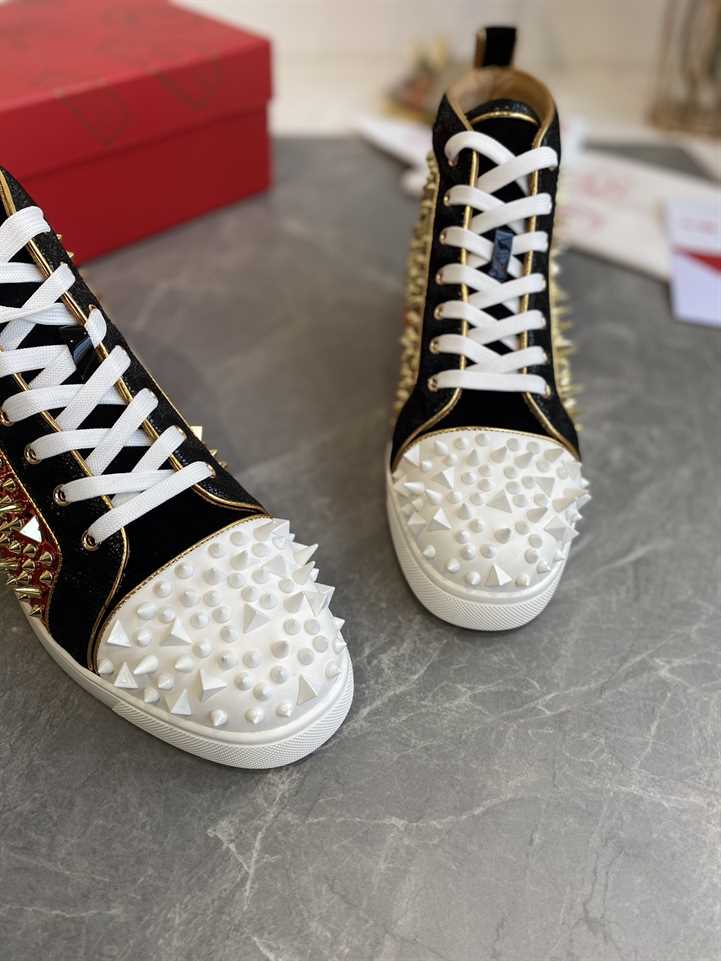 CHRISTIAN LOUBOUTIN HIGH TOP SNEAKER - CL152