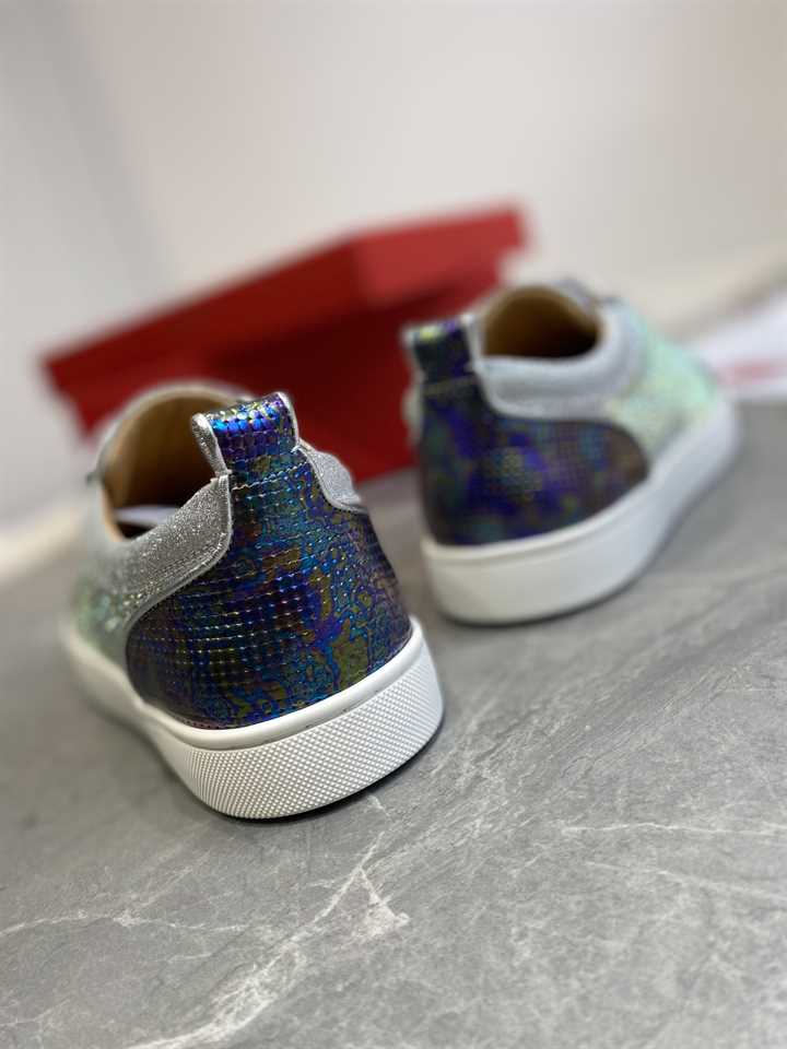 CHRISTIAN LOUBOUTIN LOW TOP SNEAKER - CL155