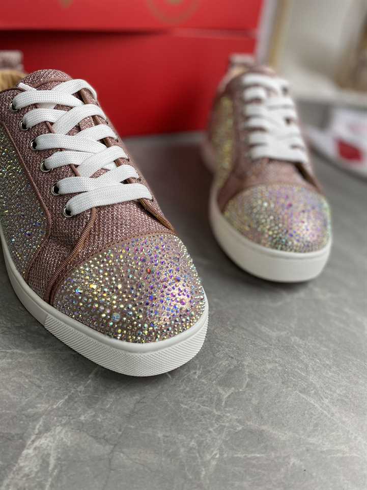 CHRISTIAN LOUBOUTIN LOW TOP SNEAKER - CL154