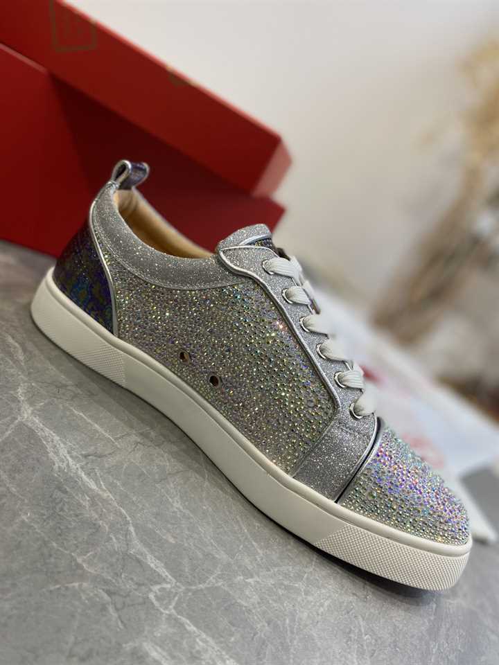 CHRISTIAN LOUBOUTIN LOW TOP SNEAKER - CL155