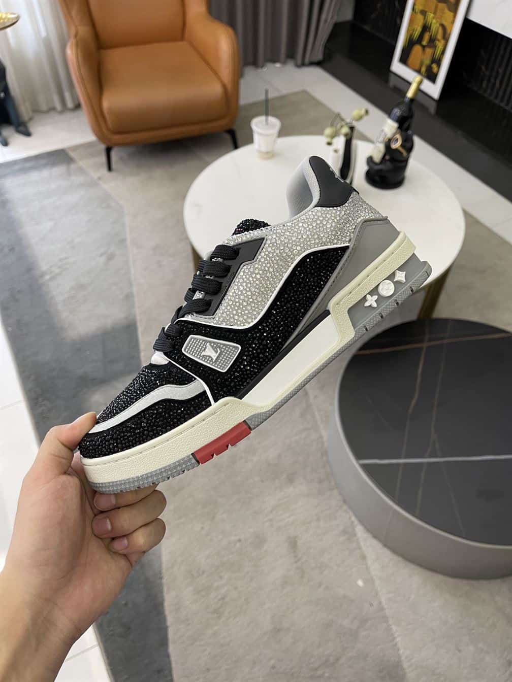 LOUIS VUITTON TRAINER SNEAKER - LSVT306