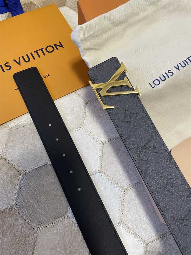 LOUIS VUITTON 3 STEPS 40MM REVERSIBLE BELT - B169