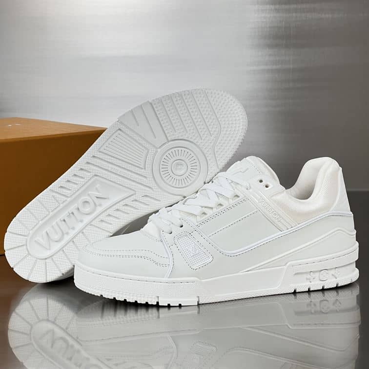 LOUIS VUITTON SNEAKER - LSVT305