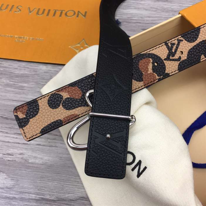 LOUIS VUITTON HEART BELT - B174