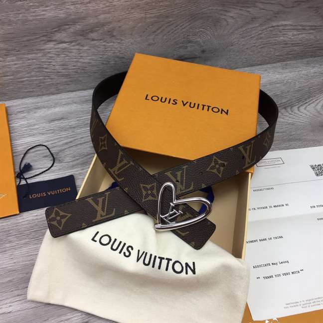 LOUIS VUITTON ICONIC 30MM REVERSIBLE BELT - B186