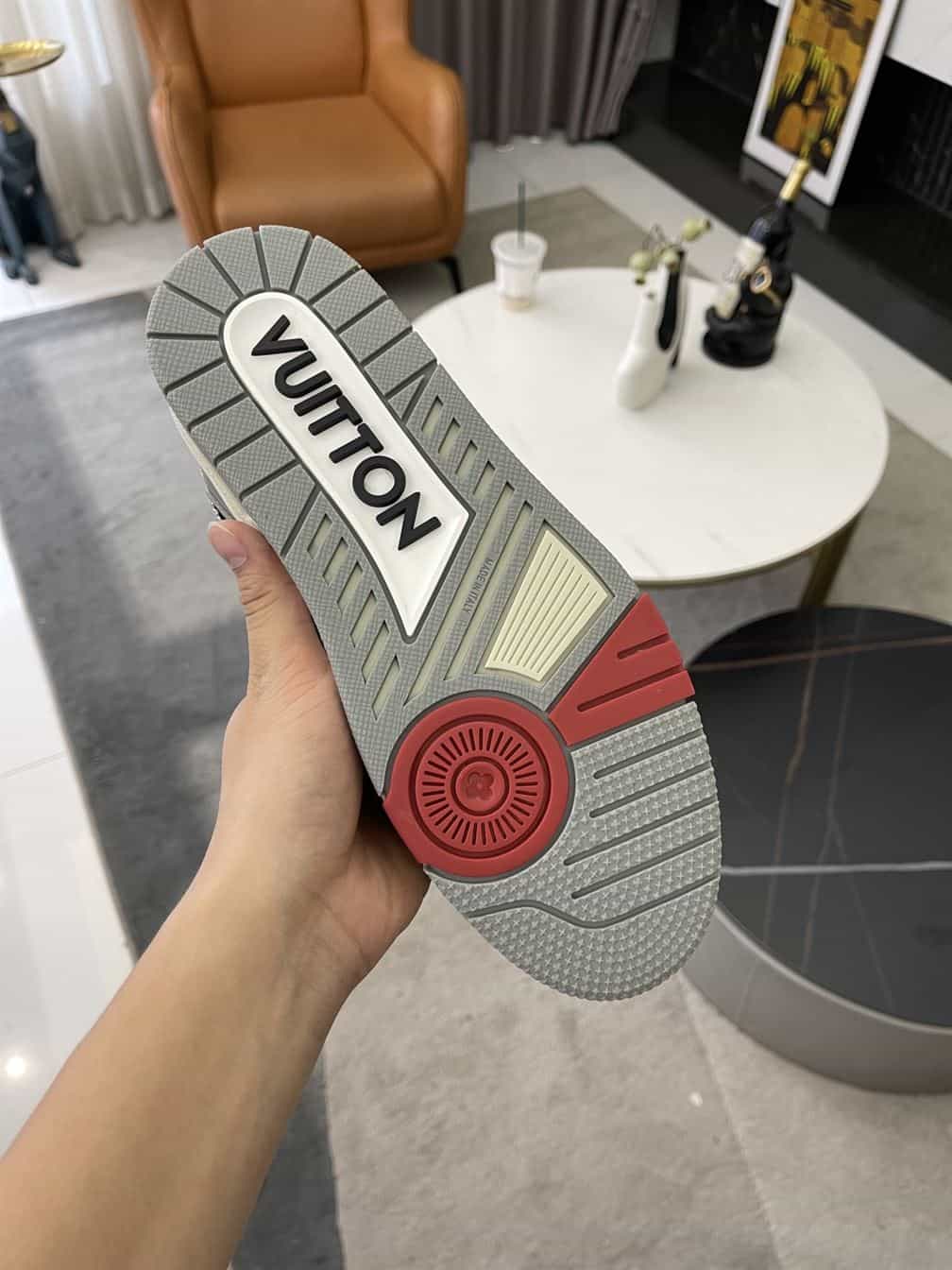 LOUIS VUITTON TRAINER SNEAKER - LSVT306