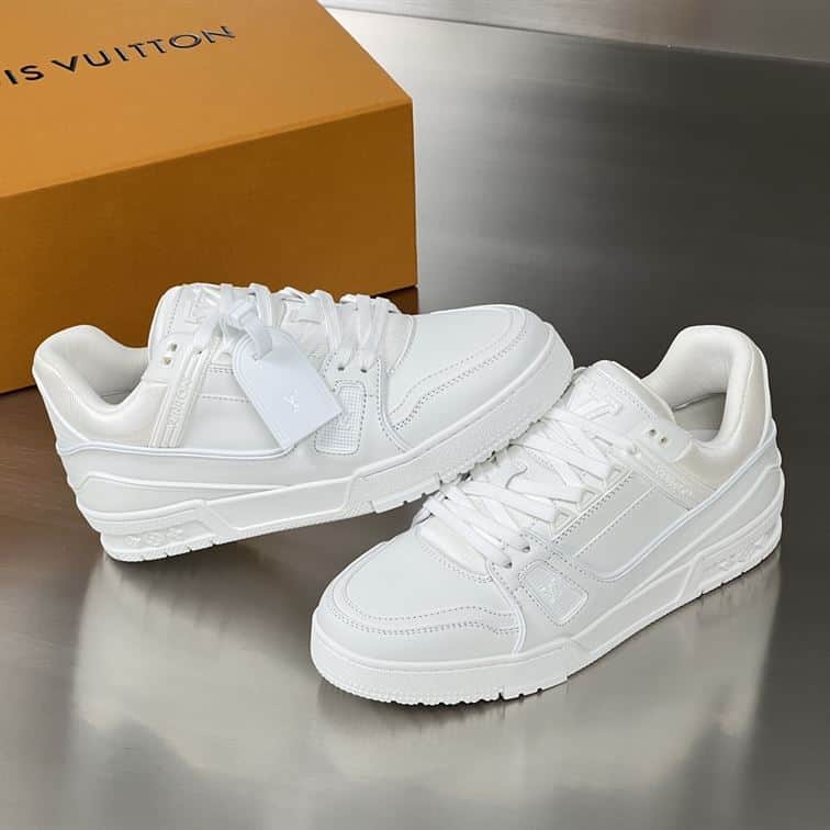 LOUIS VUITTON SNEAKER - LSVT305