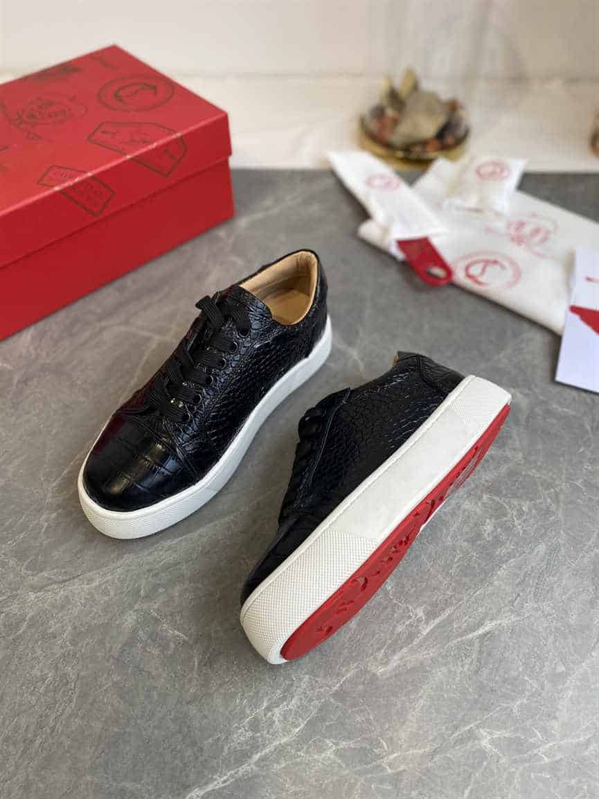 CHRISTIAN LOUBOUTIN LOW TOP SNEAKER - CL148