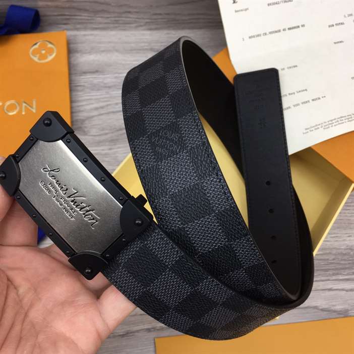 LOUIS VUITTON INITIALES 40MM BELT - B162