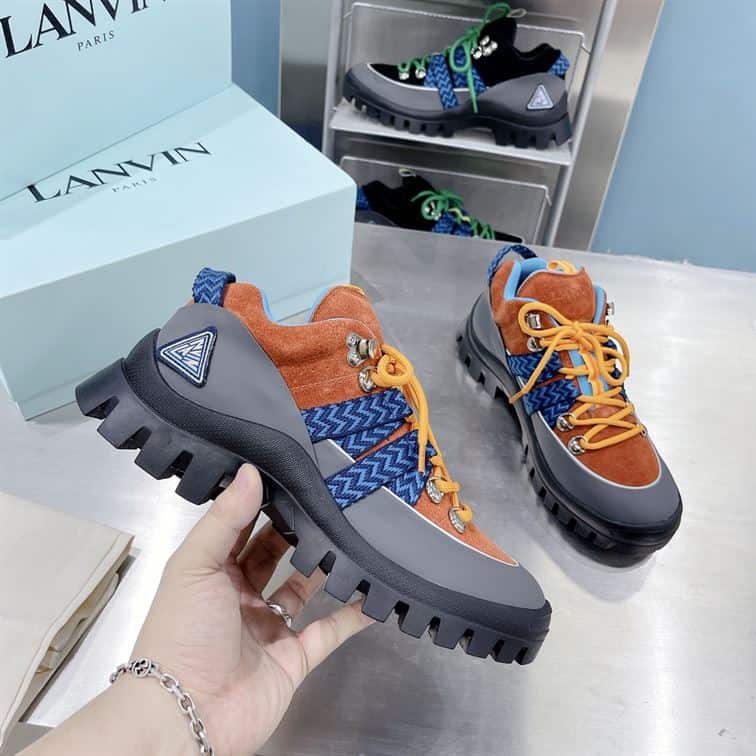 LOUIS VUITTON SNEAKER - LSVT321