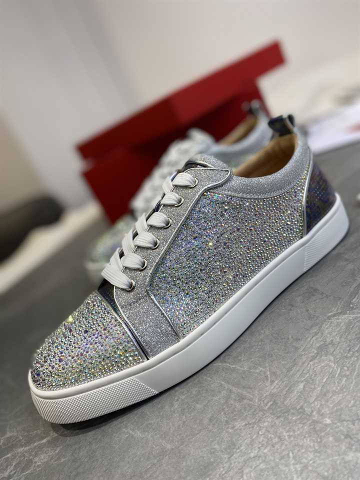CHRISTIAN LOUBOUTIN LOW TOP SNEAKER - CL155