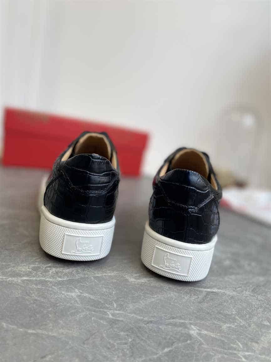 CHRISTIAN LOUBOUTIN LOW TOP SNEAKER - CL148