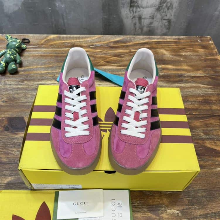 GUCCI GAZELLE SNEAKER - GC110