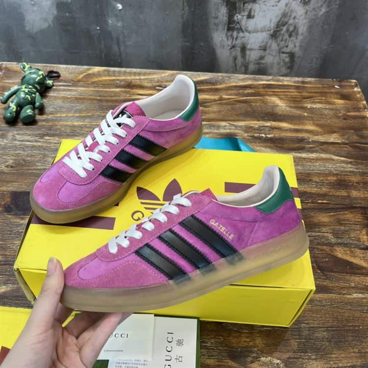 GUCCI GAZELLE SNEAKER - GC110