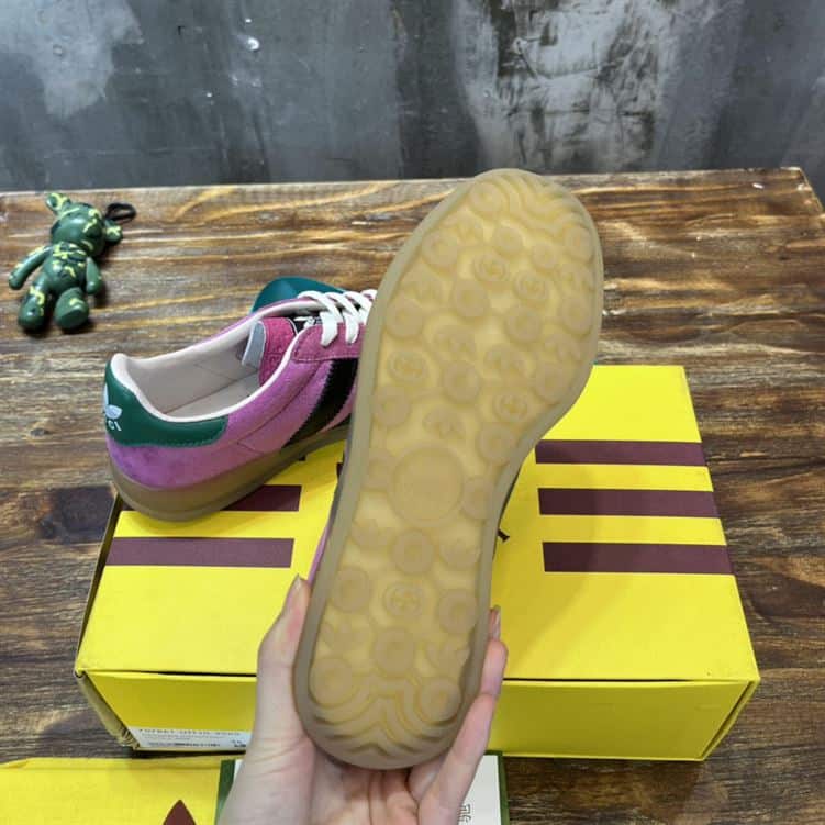 GUCCI GAZELLE SNEAKER - GC110