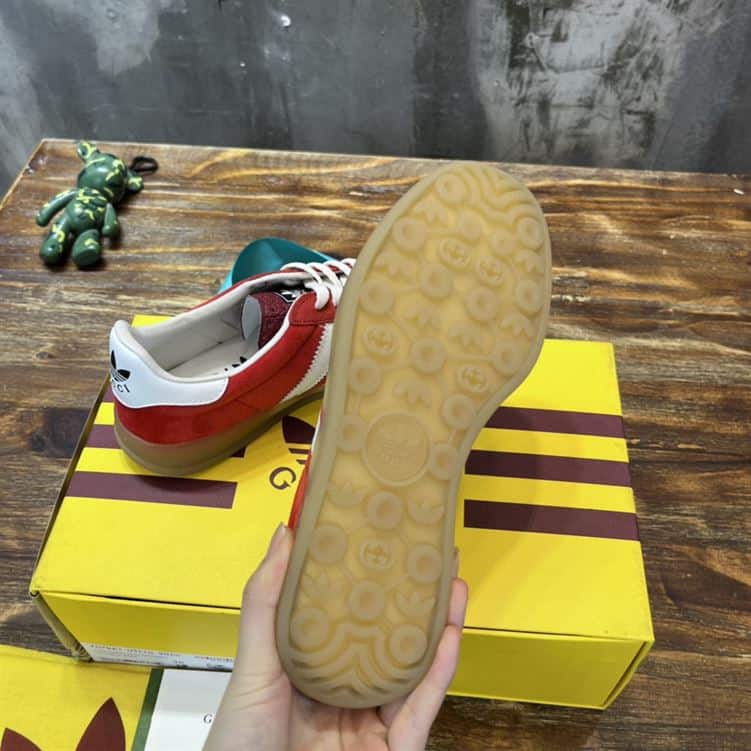 GUCCI GAZELLE SNEAKER - GC112