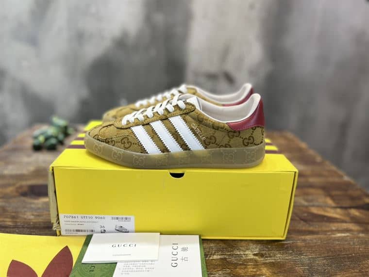 GUCCI GAZELLE SNEAKER - GC114