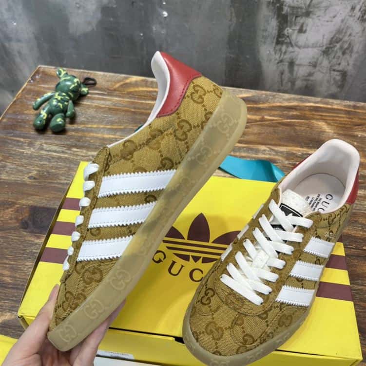 GUCCI GAZELLE SNEAKER - GC114