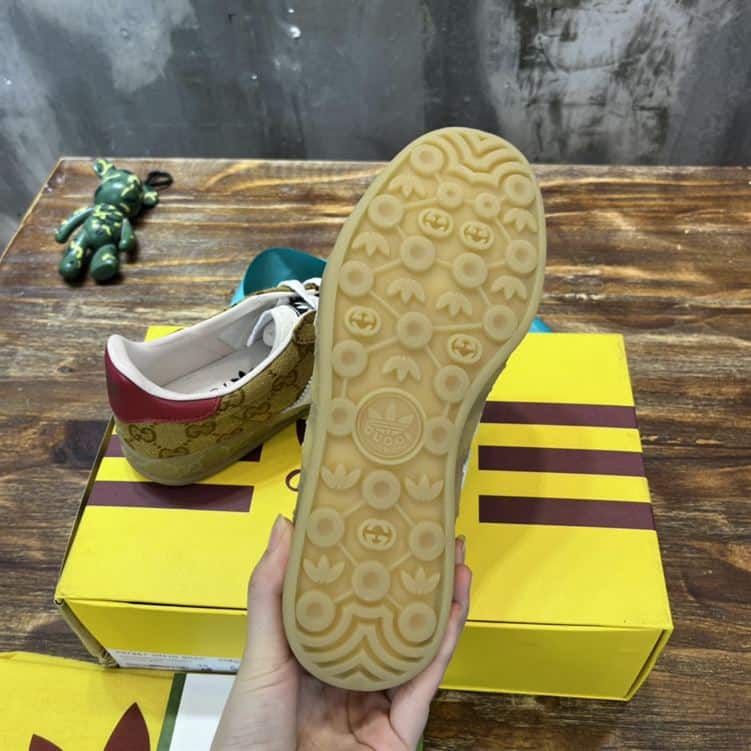 GUCCI GAZELLE SNEAKER - GC114