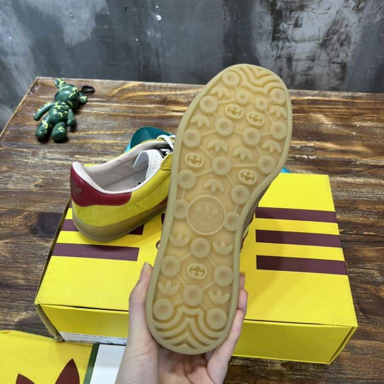 GUCCI GAZELLE SNEAKER - GC116