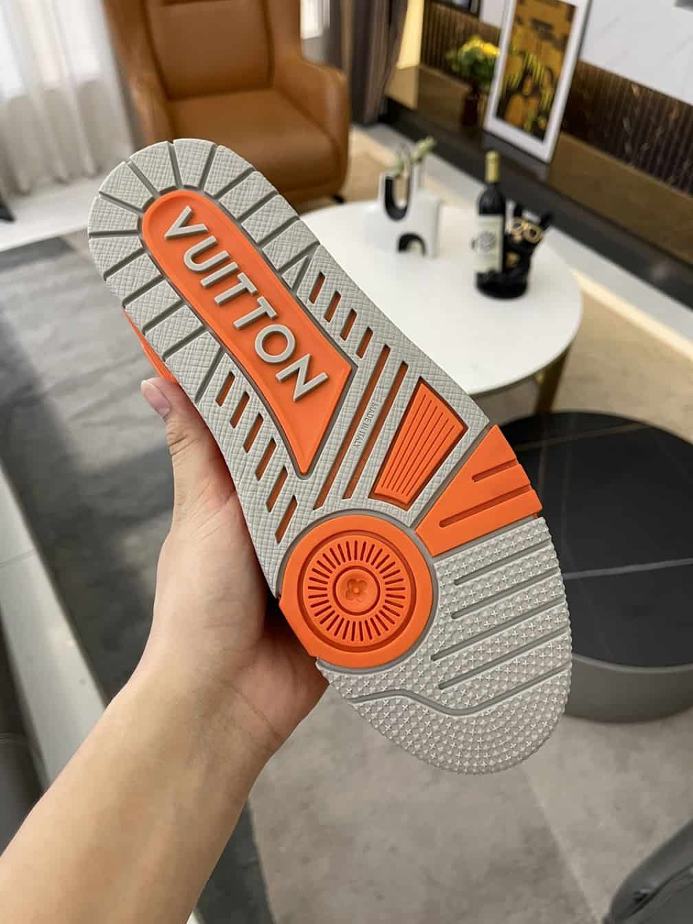 LOUIS VUITTON TRAINER SNEAKER - LSVT310